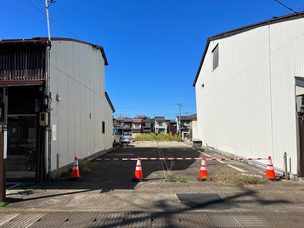 Versatile Land Near Takada Station - Photo 1