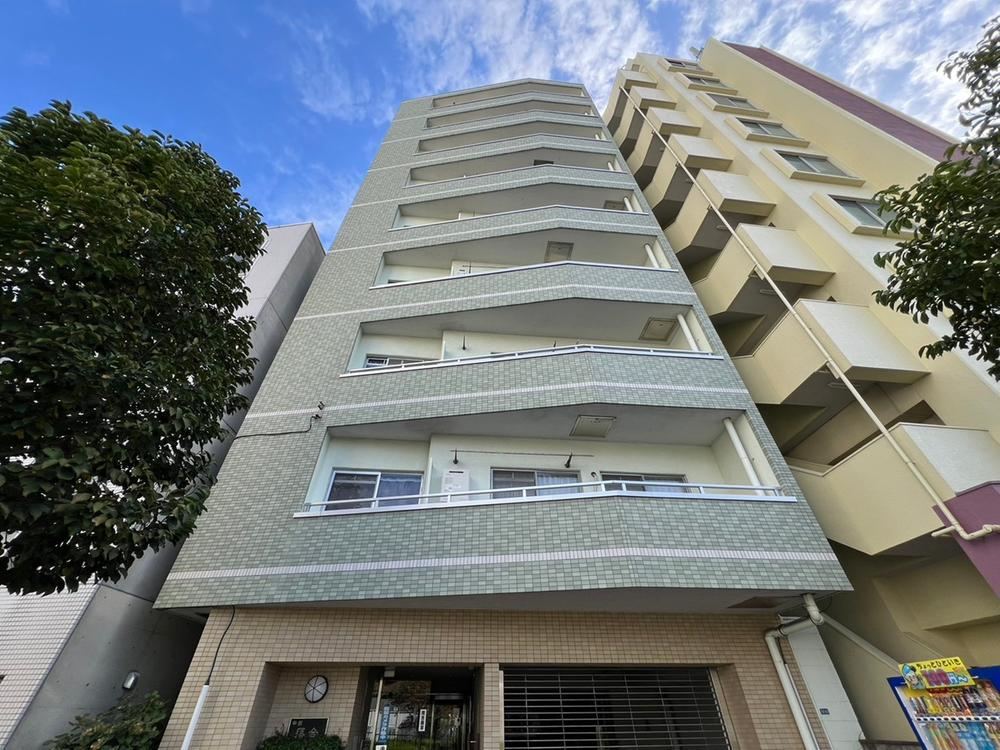 2LDK apartment in Shinjuku Ward, Tokyo - Photo 1