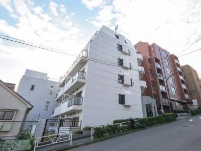 studio apartment in Shibuya Ward, Tokyo - Photo 1