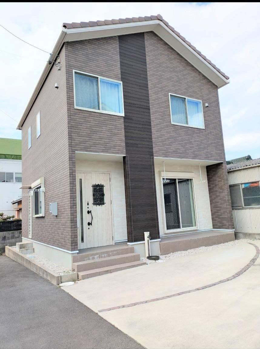 Well-Maintained 2LDK+S Near Fukui Station - Photo 1