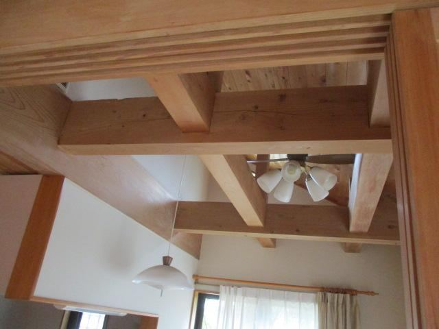 Natural Material 5LDK Home in Yakutani - Photo 1