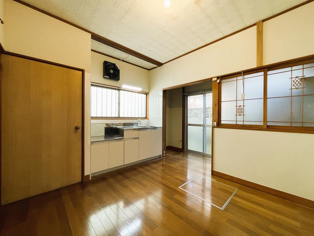 Renovated 3DK House Near the Sea - Photo 1
