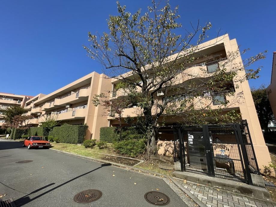 Sunny 4LDK Corner Apartment in Kagawa - Photo 1