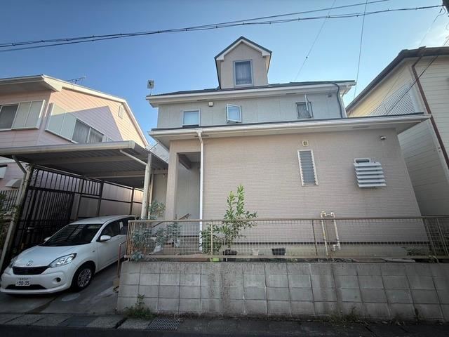3-Story 4LDK Home with Parking for 2 Cars - Photo 1