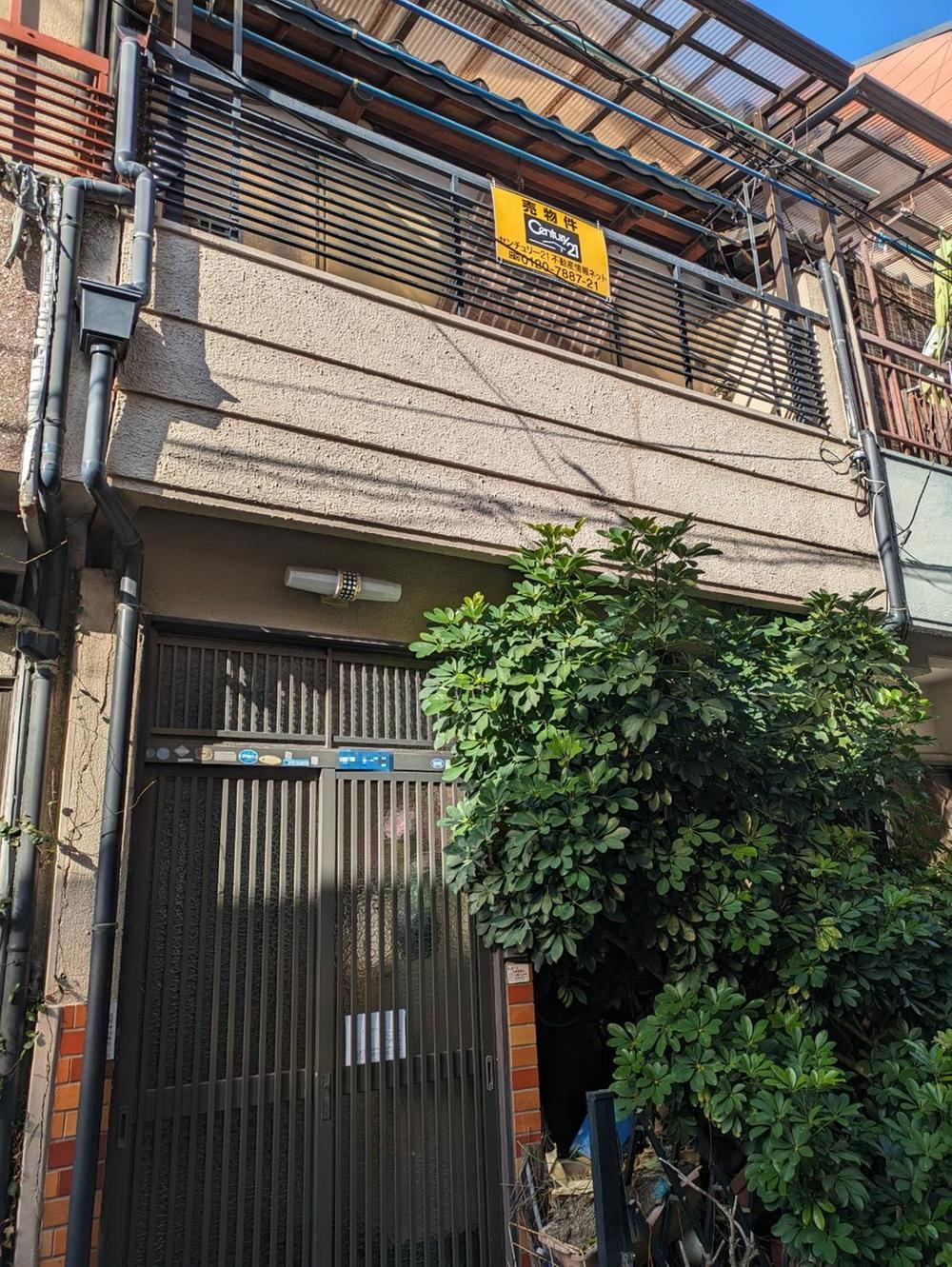 Cozy 3DK Detached House Near Owadada Station - Photo 1