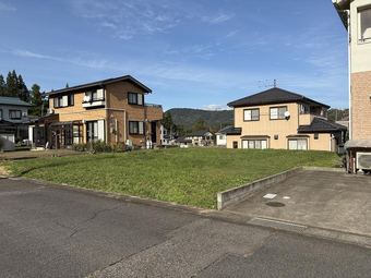 plot of land in Aga, Higashikambara District