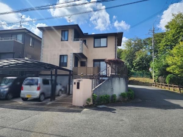 Modern 5LDK Home in Kagari-dai, Osaka - Photo 1