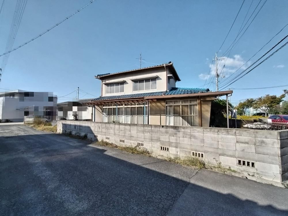 Spacious 5LDK House with Potential - Photo 1