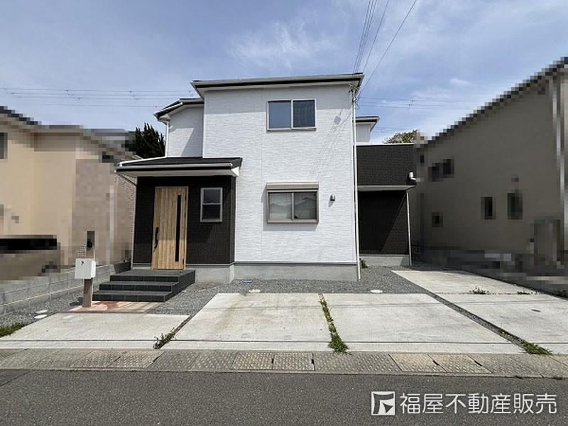 Newly Built 4LDK House with Parking in Miki - Photo 1