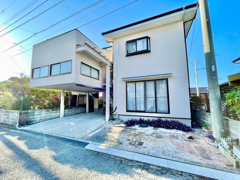 Spacious 6LDK House with Solar Power in Imabari - Photo 1