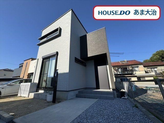 Newly Built 4LDK House with Convenient Storage in Daichi - Photo 1