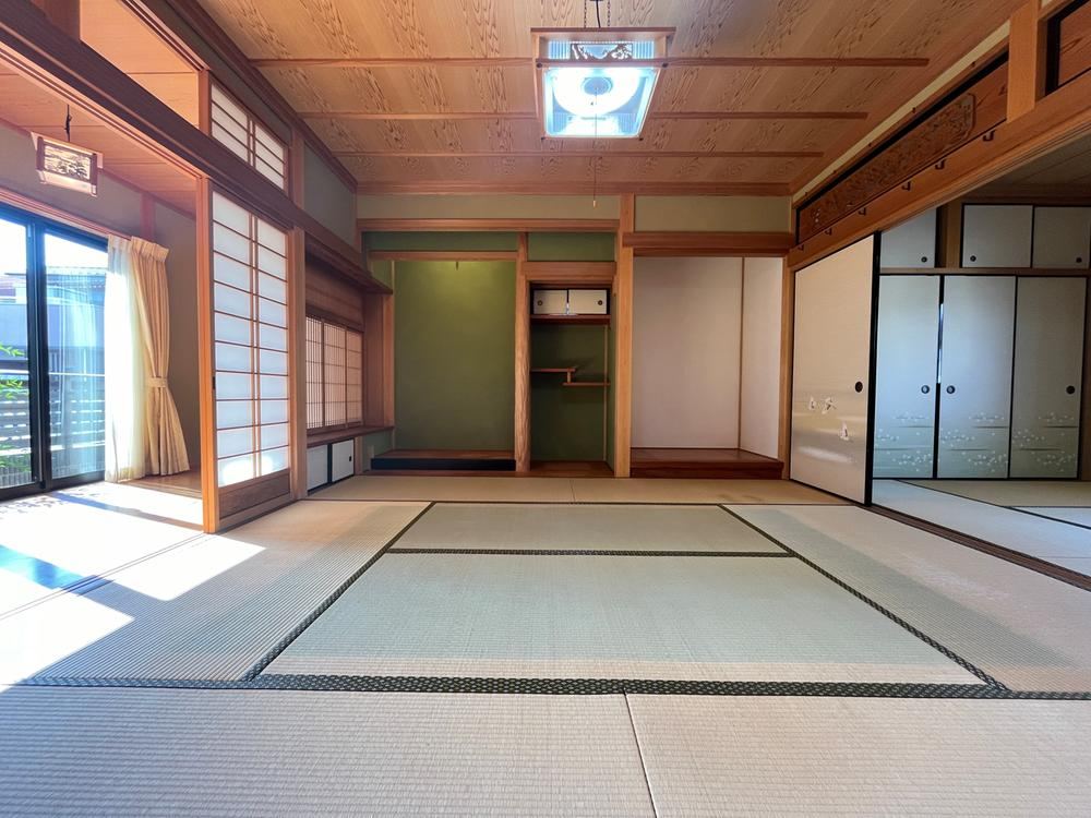 Stylish 5SLDK House in Aboshi Ward - Photo 1