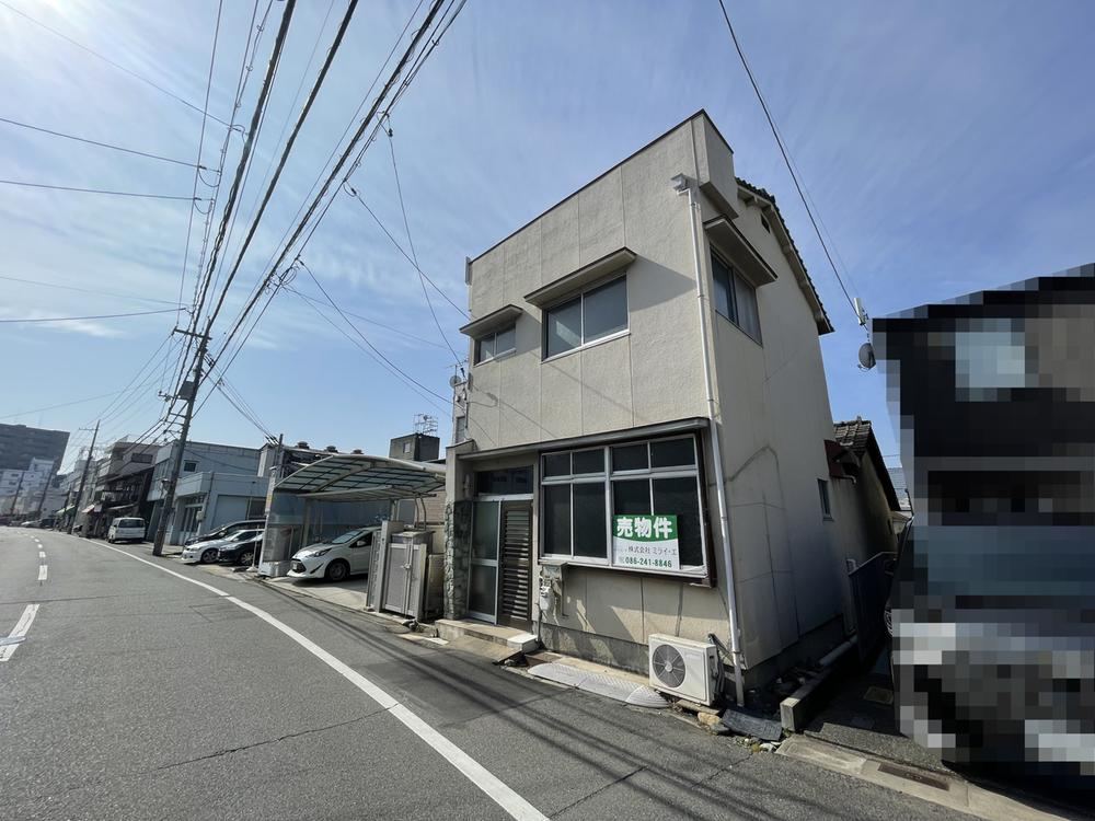 Spacious 6DK House Near Okayama Station - Photo 1