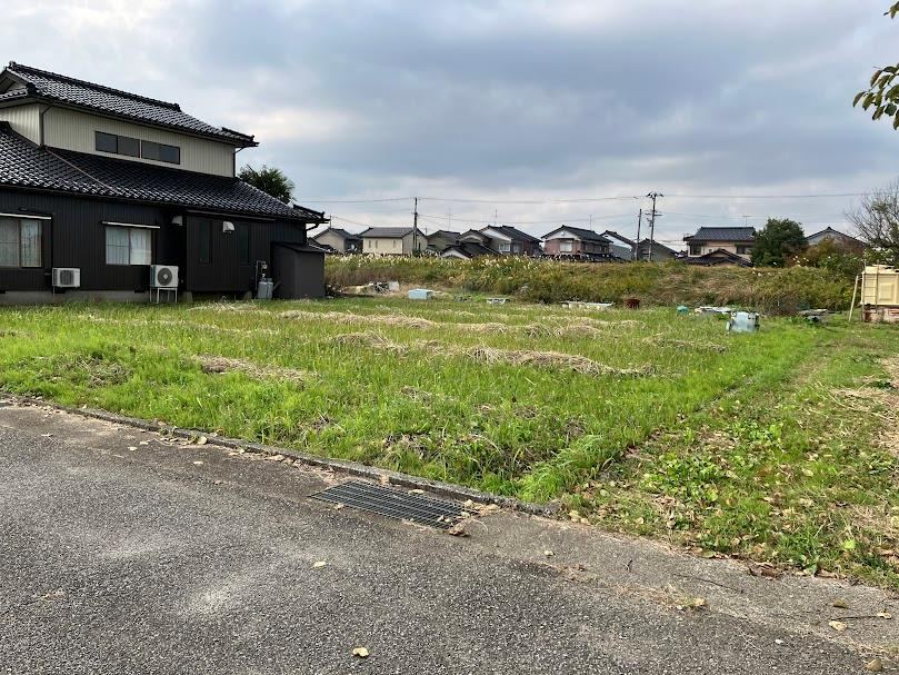 378 m² land in Takaoka, Toyama - Photo 1