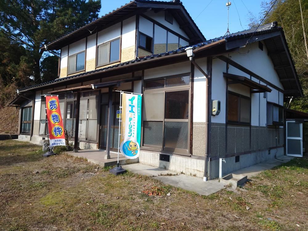 7DK House with Large Land in Tsuyama - Photo 1