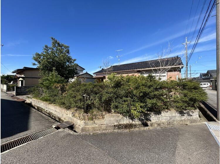 315 m² land in Takaoka, Toyama - Photo 1