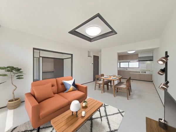 Renovated 4LDK Home with Parking in Obihiro - Photo 1