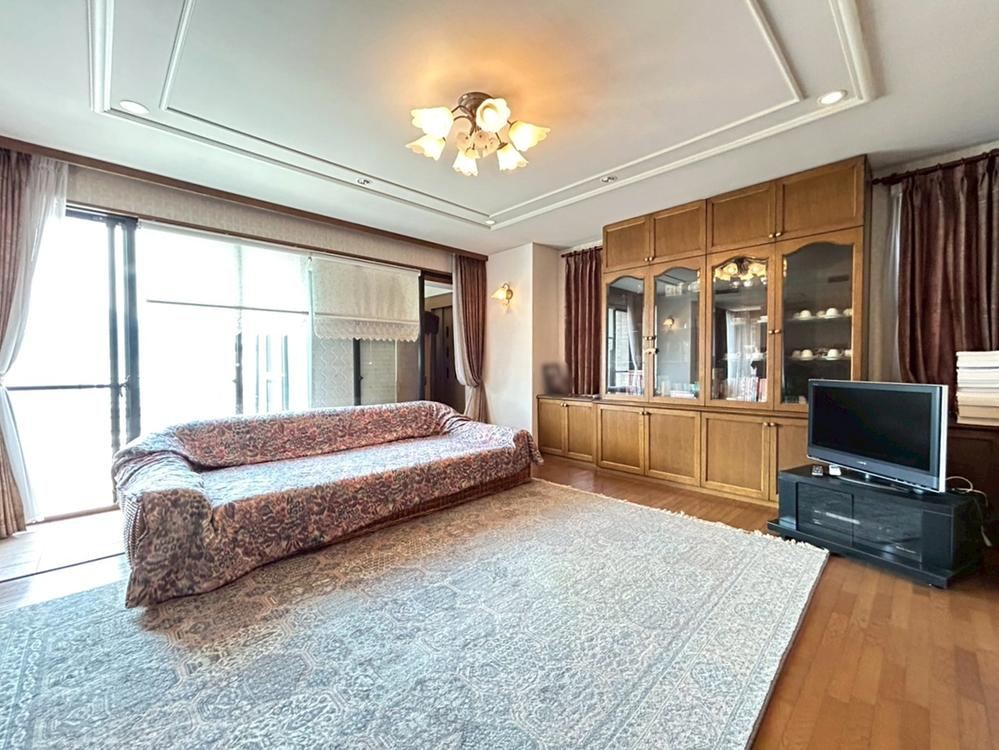 Expansive 11LDK Home with Elevator in Yamashina, Kyoto - Photo 1