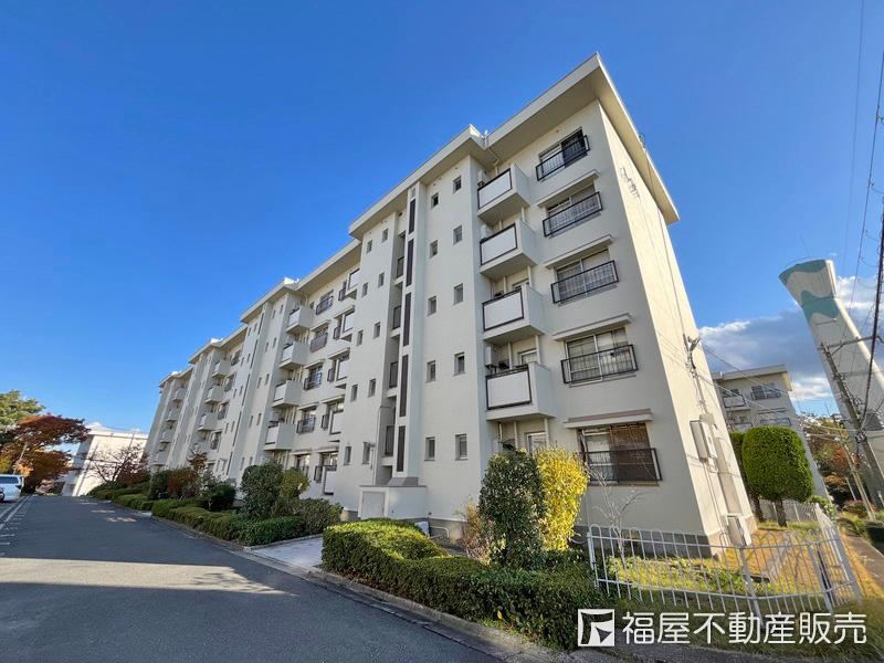 3LDK apartment in Neyagawa, Osaka - Photo 1
