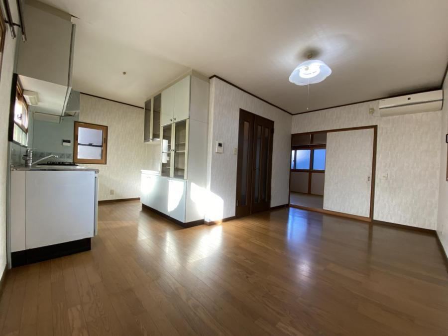 Modern 4LDK House Near Murano Station - Photo 1