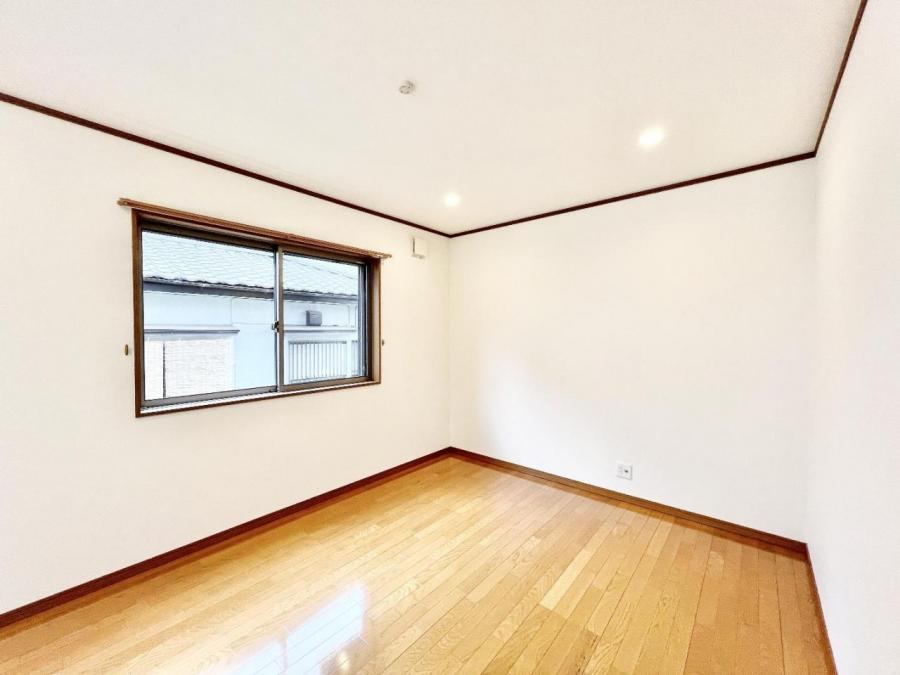 4LDK House with Spacious Lot in Kisarazu - Photo 1