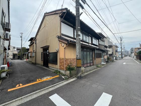 152 m² land in Kanazawa, Ishikawa - Photo 1