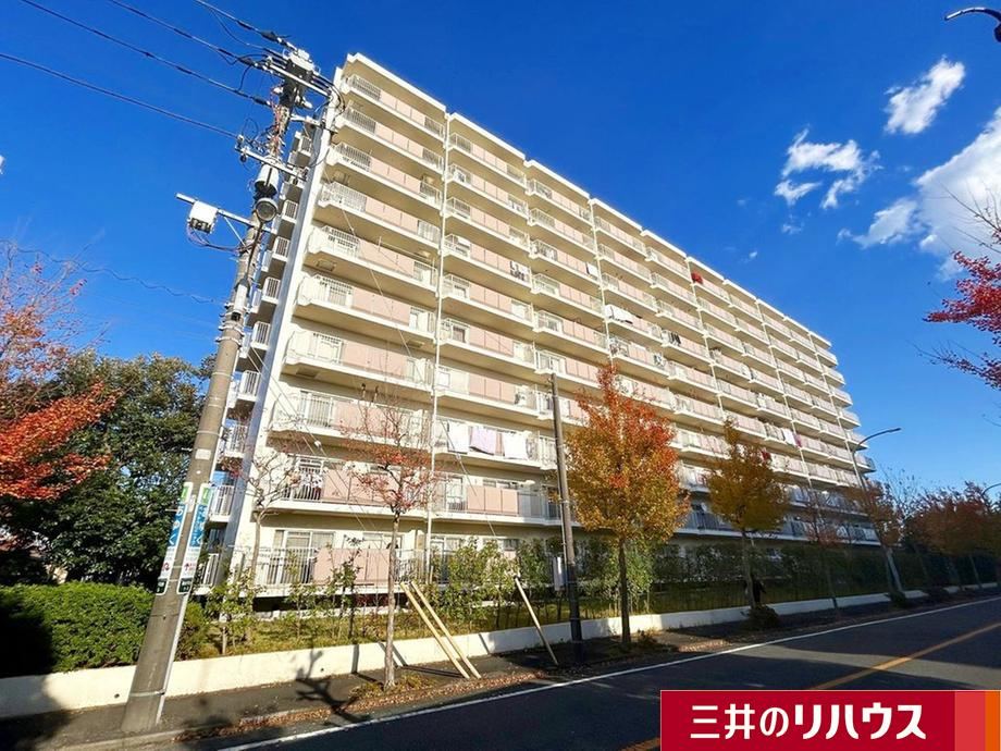 Bright 3LDK Apartment in Busahiradai - Photo 1