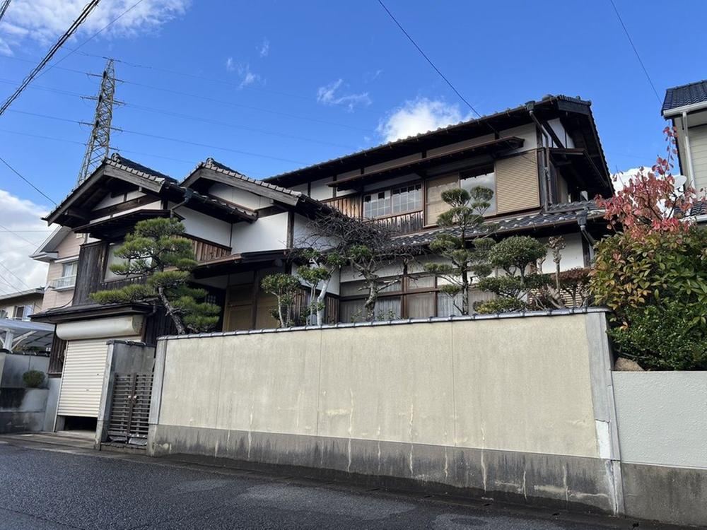 Traditional 6DK House with Scenic Views - Photo 1
