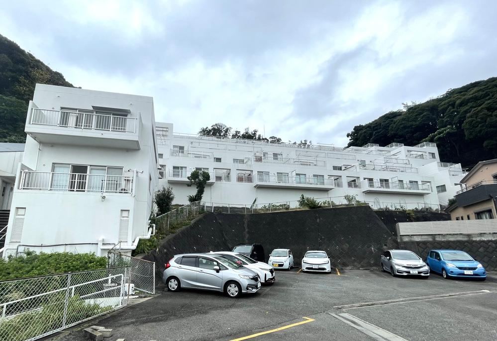 Spacious 4LDK+S Apartment in Yokosuka - Photo 1