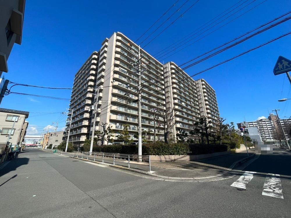2LDK apartment in Suminoe Ward, Osaka - Photo 1