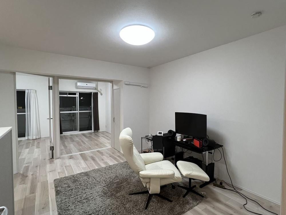 3LDK apartment in Tondabayashi, Osaka - Photo 1