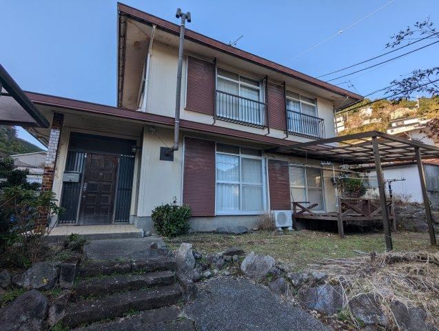 Charming 3LDK House in Greenery-Rich Nagakubo - Photo 1