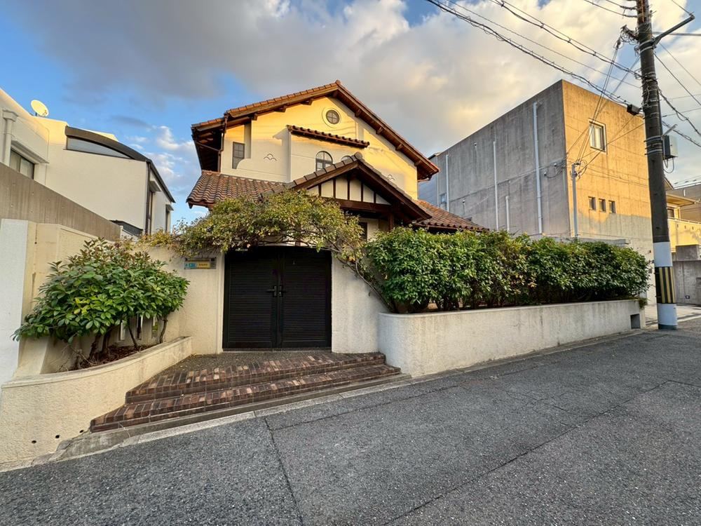 Spacious 7LDK Detached House in Kitabatake - Photo 1