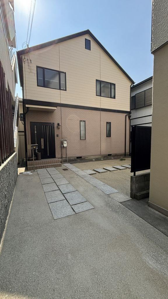 Charming 3DK House in Motoyama, Kobe - Photo 1
