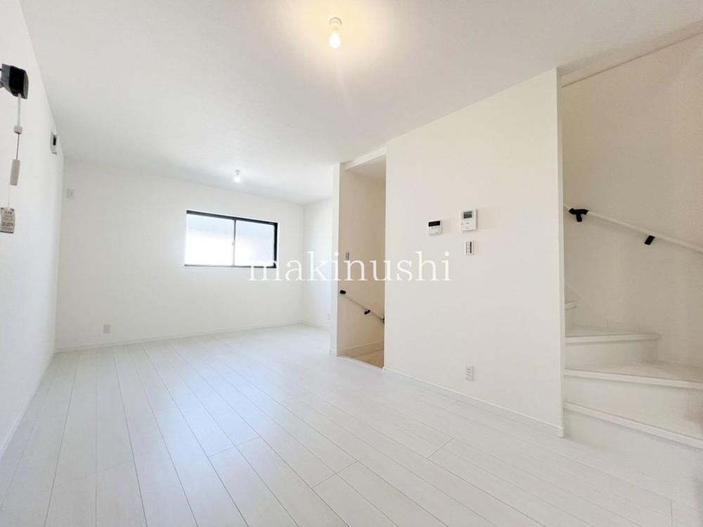 Modern 2LDK Detached House Near Takaminosato Station - Photo 1