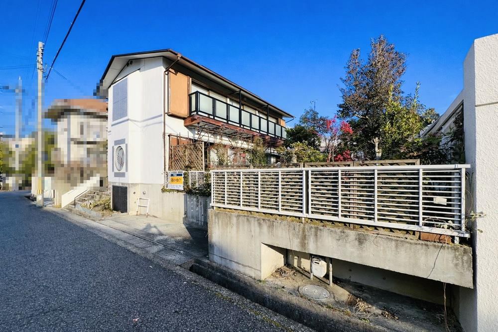 Spacious 3LDK Home with Garden in Sanda - Photo 1