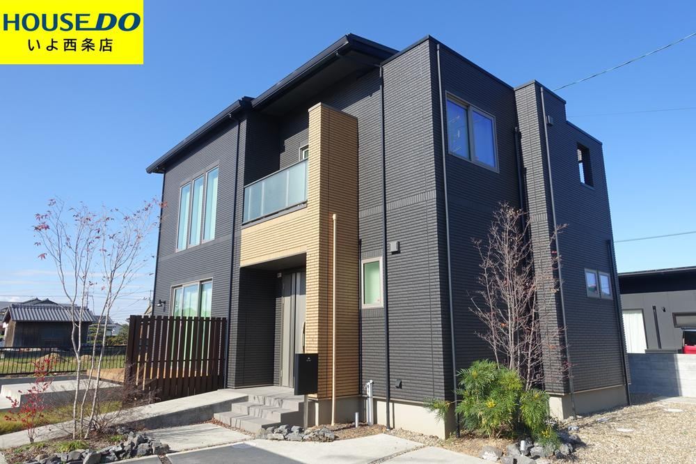 Eco-Friendly 3LDK House with Solar Power in Niihama - Photo 1