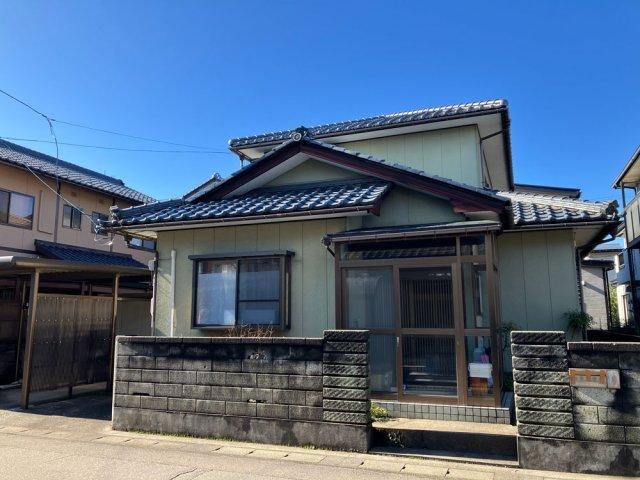 Charming 6DK Home in Popular Fukui Area - Photo 1