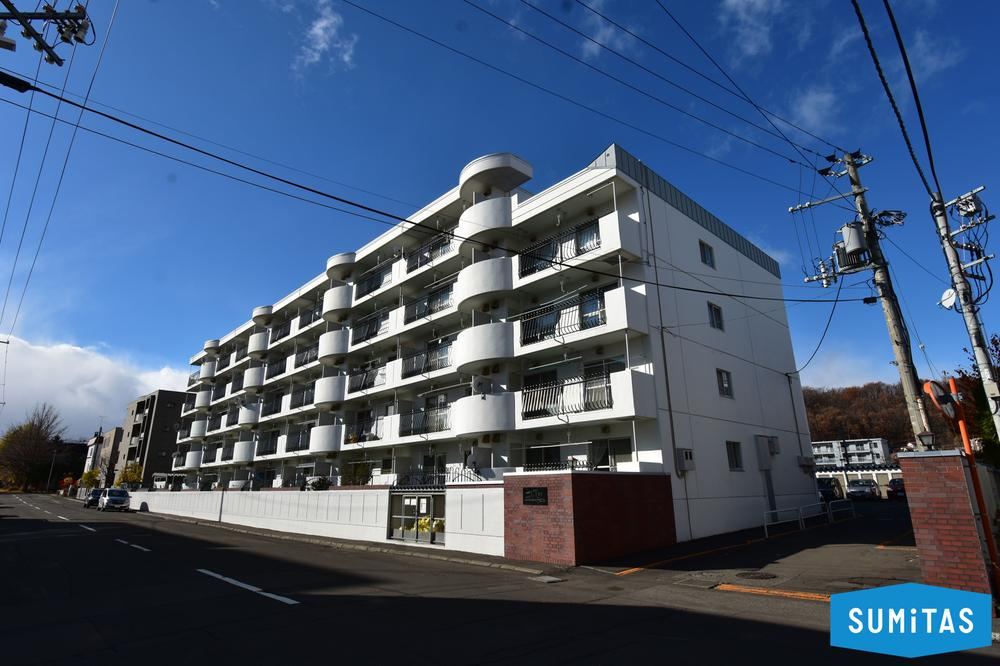 3LDK apartment in Minami Ward, Sapporo, Hokkaido - Photo 1