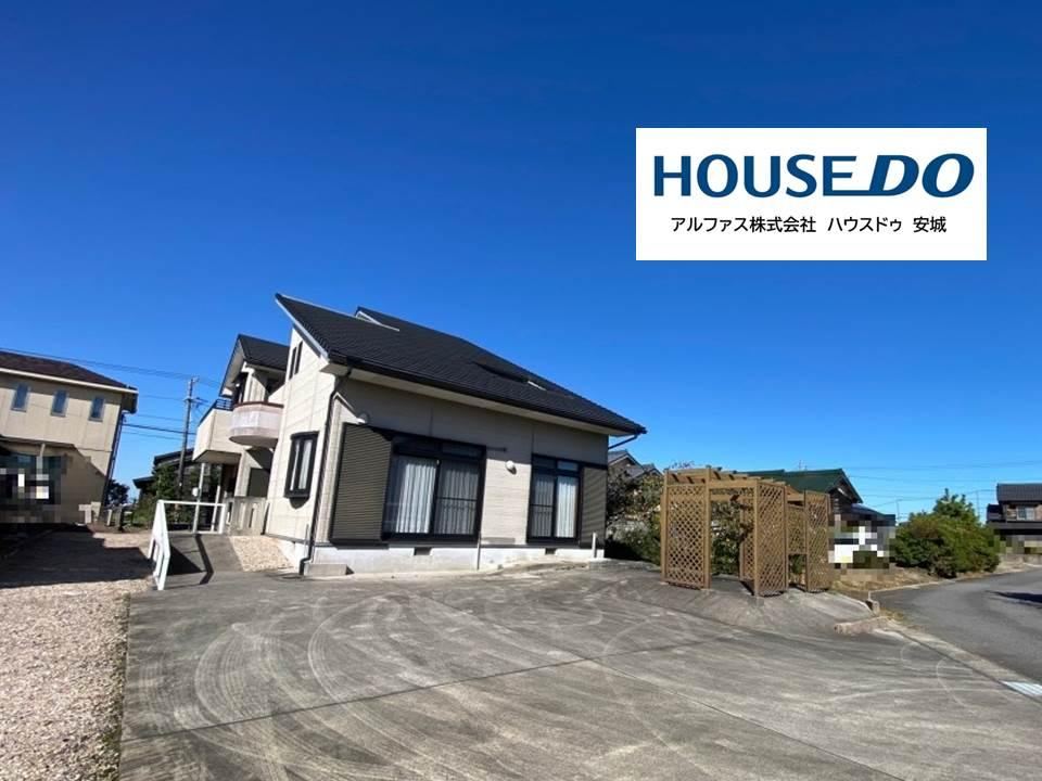 Spacious 5LDK Home with Courtyard in Anjo - Photo 1