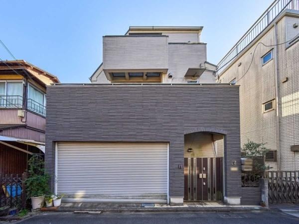 Versatile 3LDK+S Detached House in Asagaya South - Photo 1