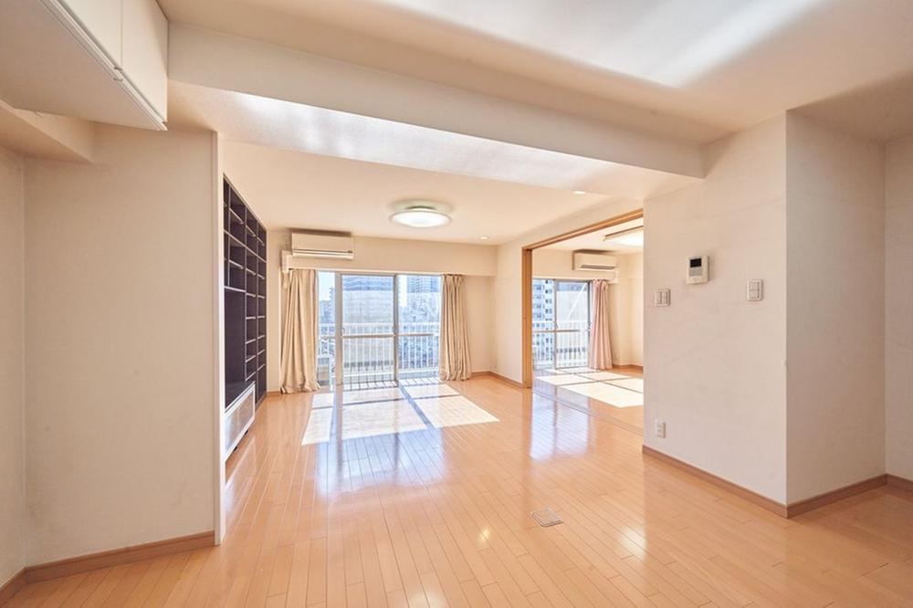 Pet-Friendly 1LDK+S Apartment Near Kawaguchi Station - Photo 1