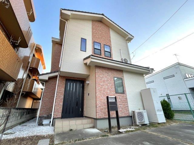 Spacious 4LDK with Garden in Kumagaya - Photo 1
