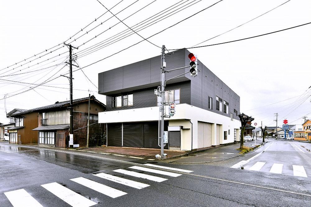 Historic 9DK House with Ample Space - Photo 1