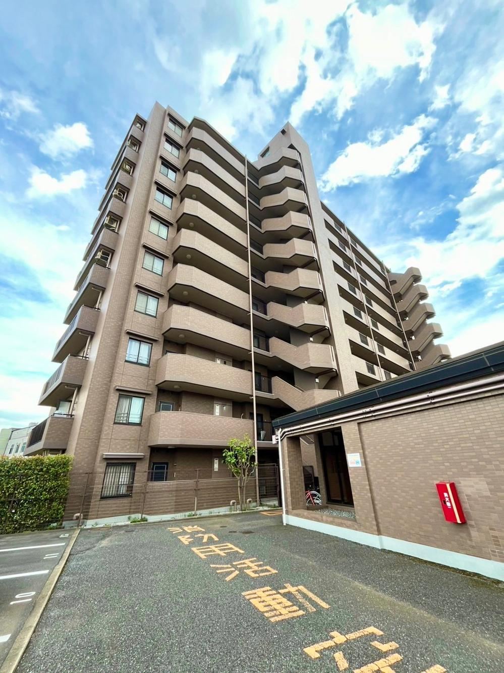 Fully Renovated 3LDK Corner Apartment in Asaka - Photo 1