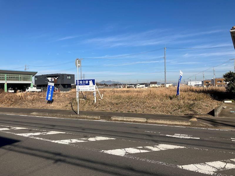 Convenient Land Near Convenience Store - Photo 1