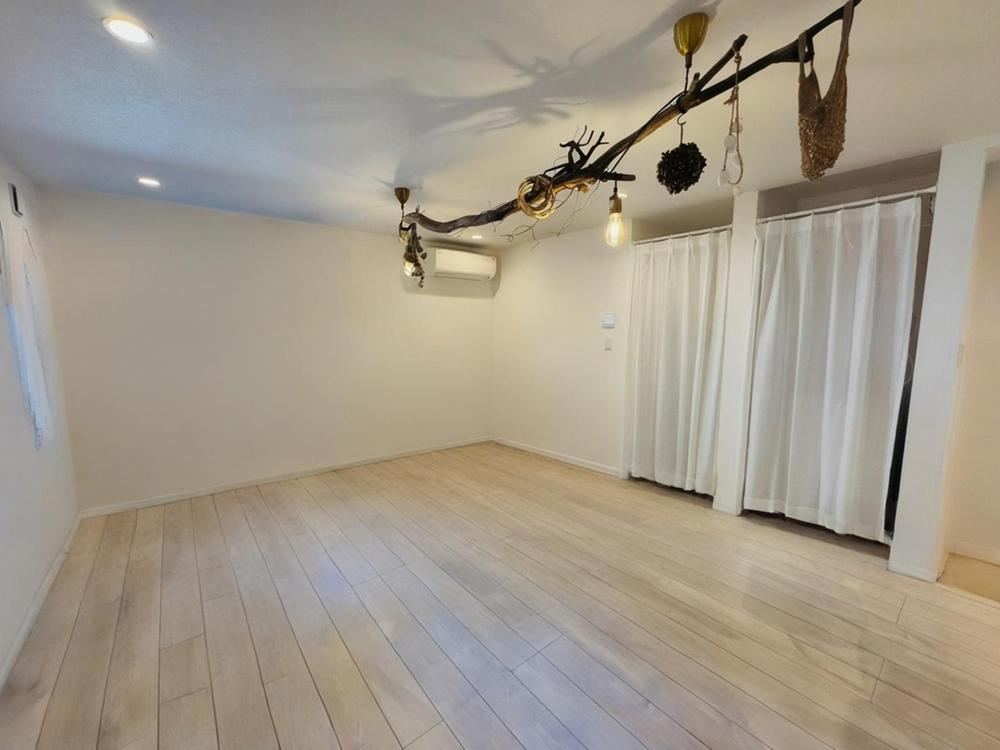 Stylish 2LDK House with Floor Heating in Kanamachi - Photo 1