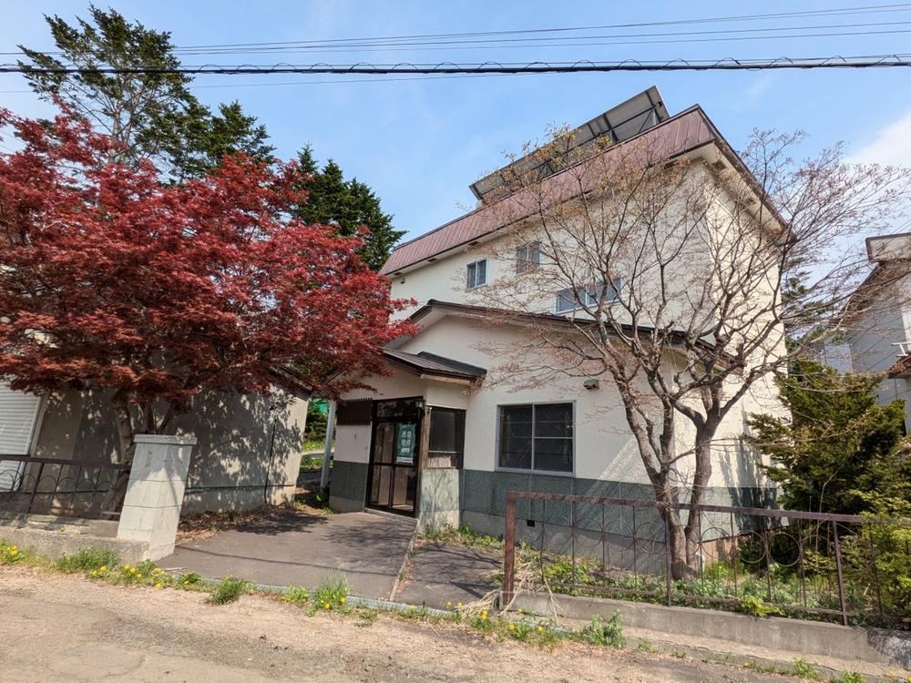 Spacious 4LDK House with Large Backyard in Otaru - Photo 1