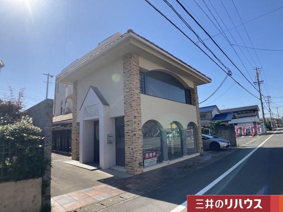 Large 4SDK House with Commercial Space in Iwakura - Photo 1