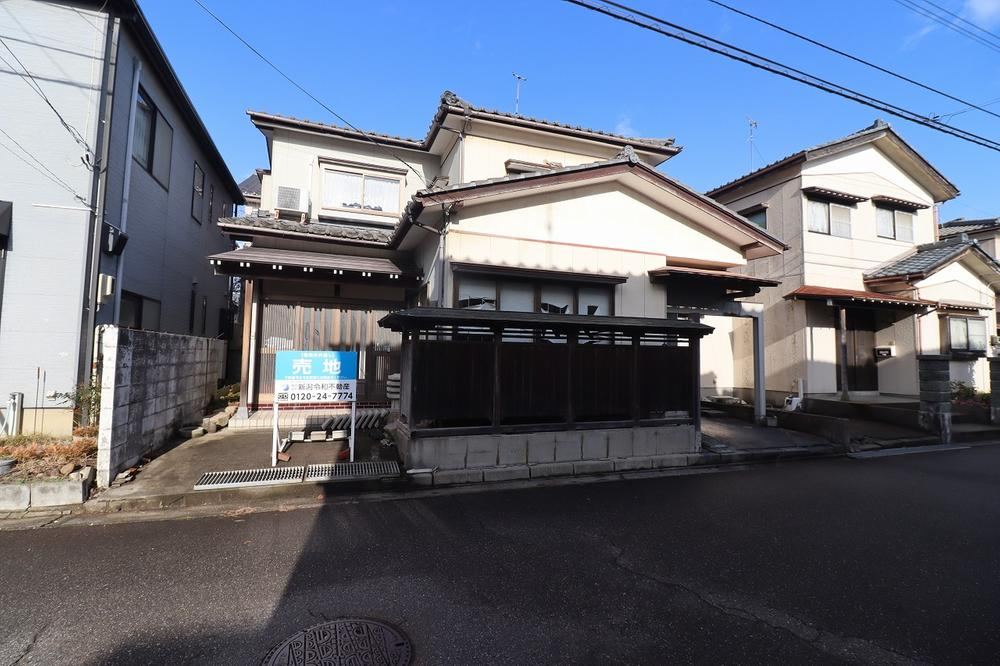 Land with Building in Kobari 7, Niigata - Photo 1